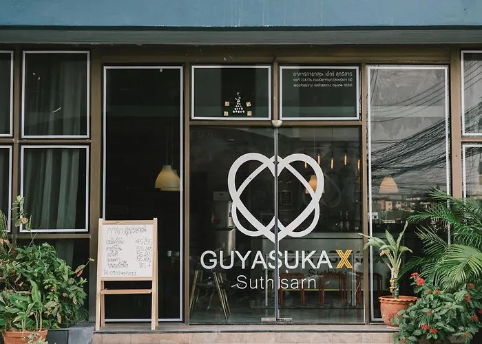 Room In Guest Room - Where Travel And Play Meet- Situated At The Heart Of Bangkok City