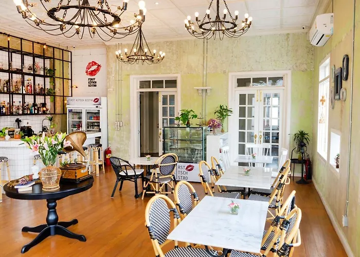 Room In Guest Room - Stay In Style - Boutique Hostel
