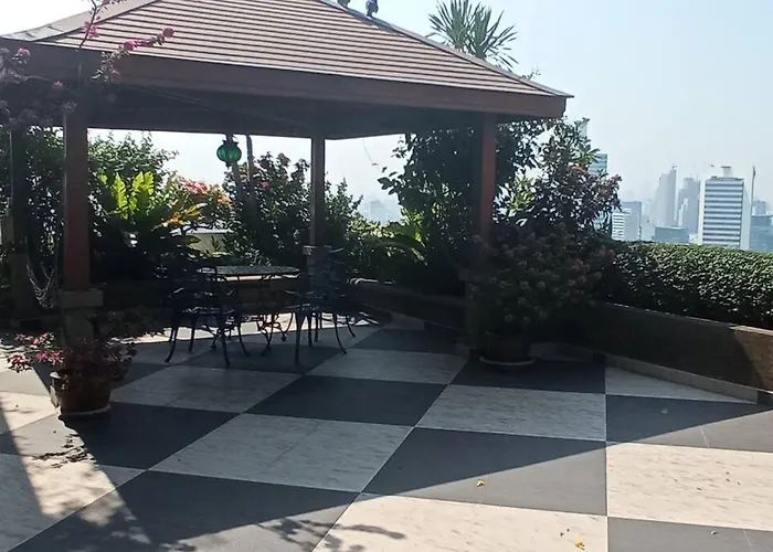 Stunning 24Th Fl Terrace Penthouse!