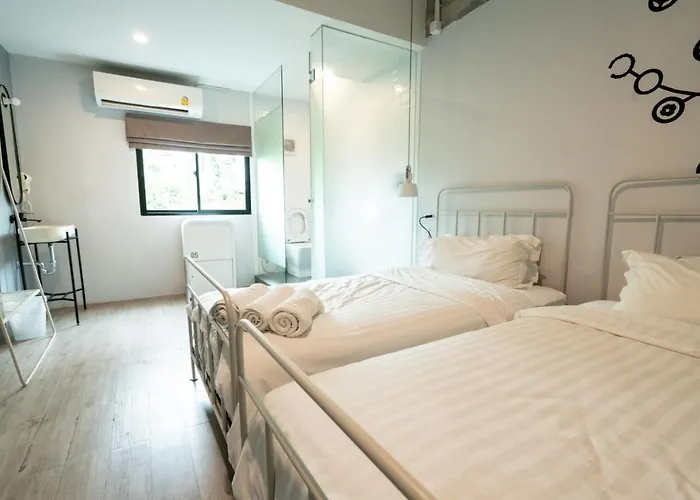 Bedspread Hostel (Adults Only)