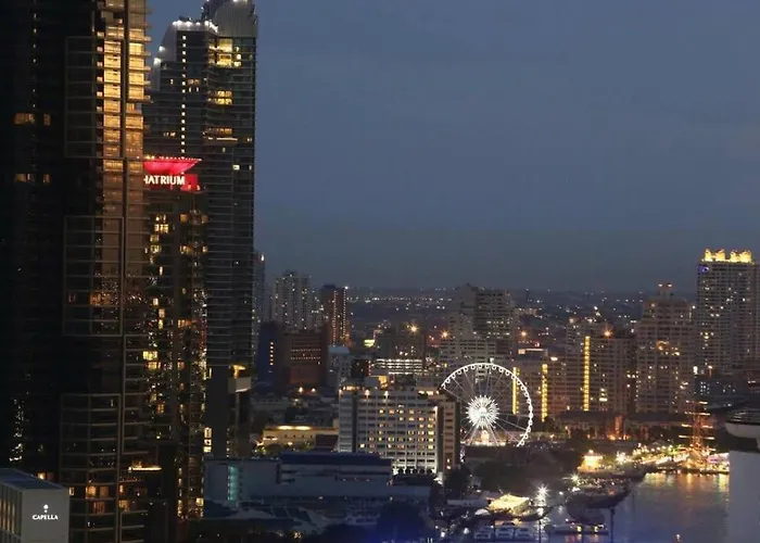 Central Bangkok, 5 Stars River View & Characteristic Decor