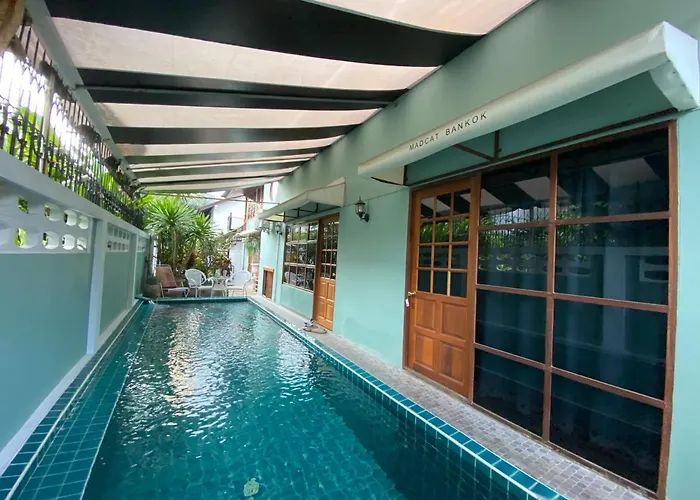 T-House Bkk 2Floors Near Bts With Swimming Pool And Free Wifi