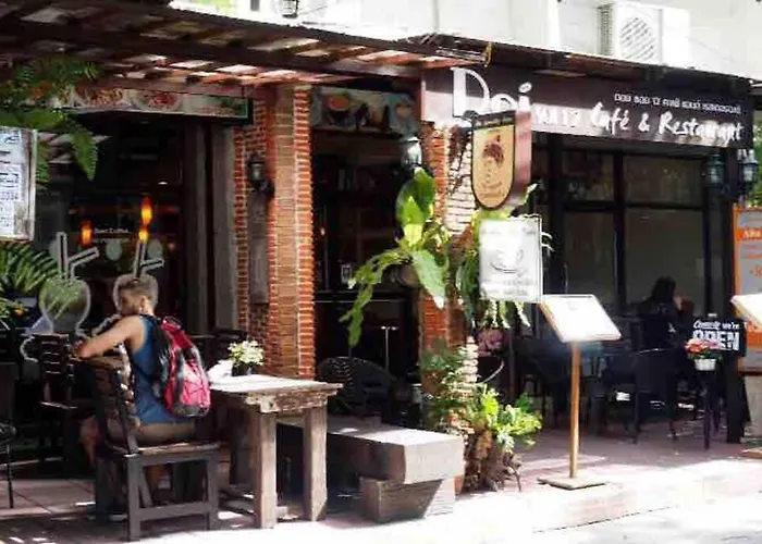 Stylish 1 Bedroom, Nice Pool,Bts Asok, Sukhumvit