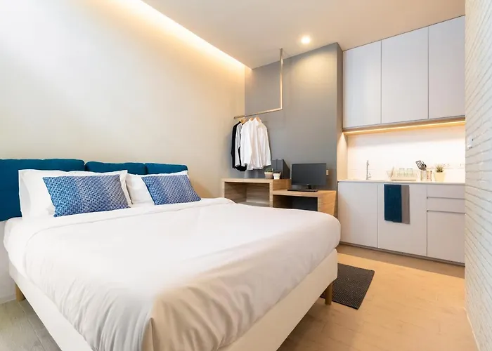 Silom Nara