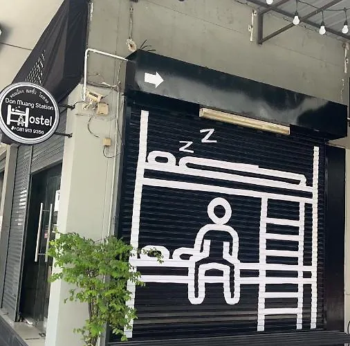 Donmueang Station Hotel
