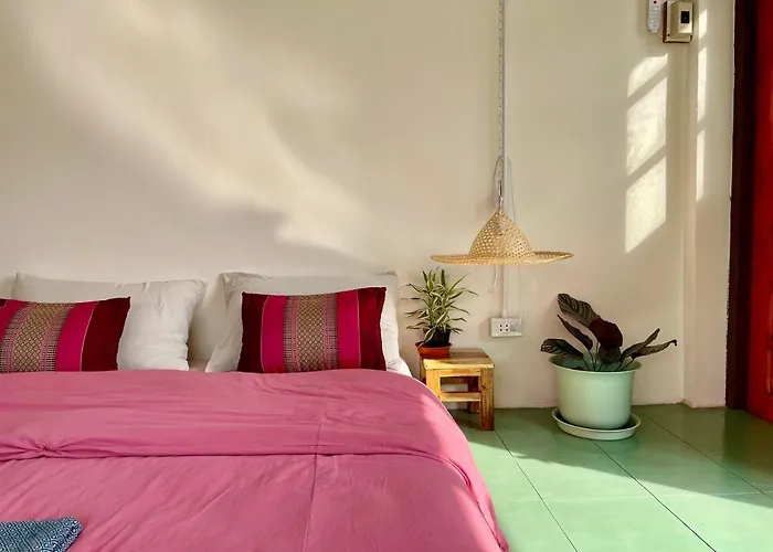 Baan Khaosoi - Private Room In A Rooftop Hostel 4Th Floor