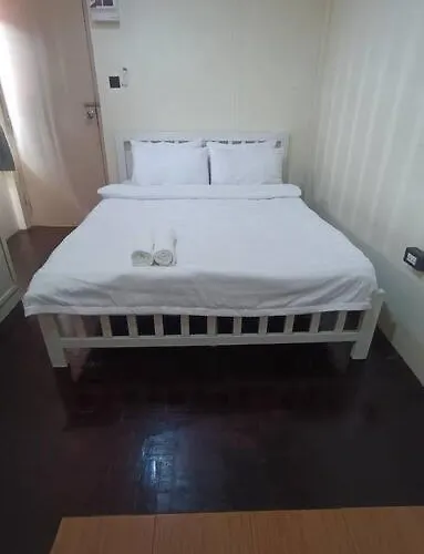 Chubby5 Room6