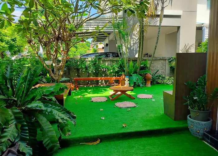 Friend'S House