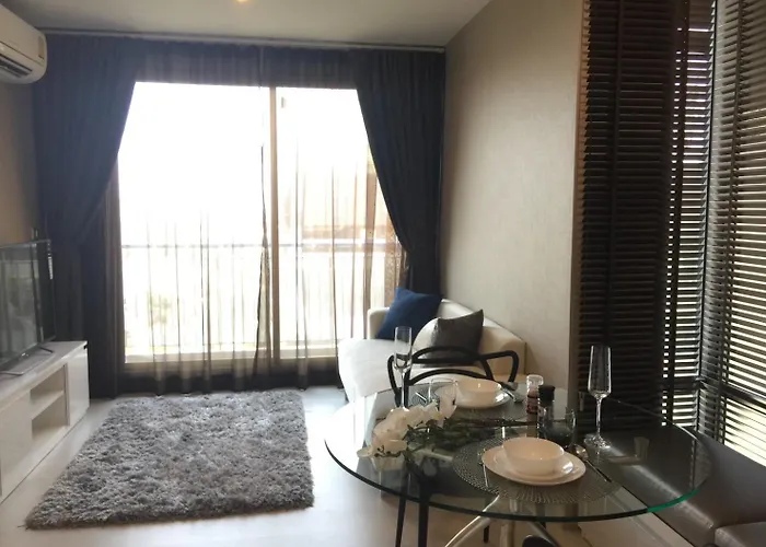 Urban Luxury One Bedroom