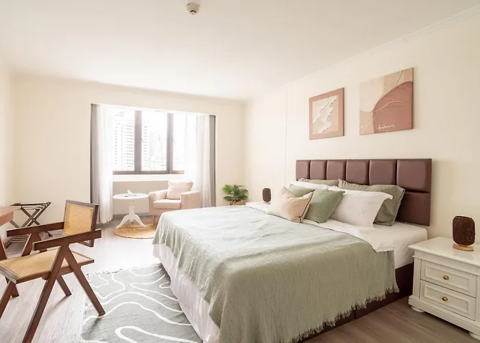 Bua Suite Sukhumvit, Nana Bts