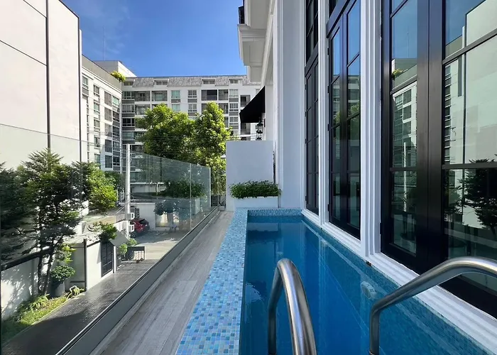 Luxury Pool Villa 5Br 12Pax With Private Lift In Ekkamai