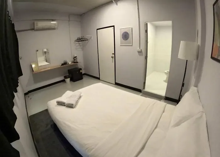 XX Go Inn Bts Ari Bangkok