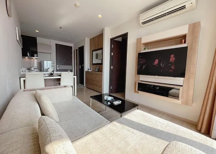 Opulence Riverview With Train Access