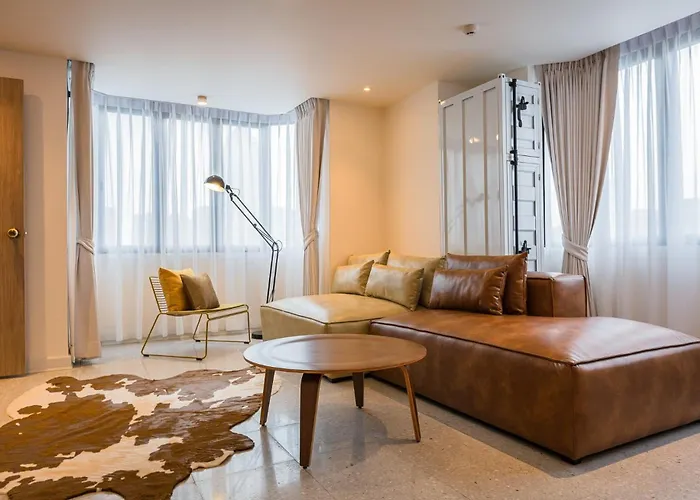 Petra Designer Apartment Sukhumvit, Nana Bts