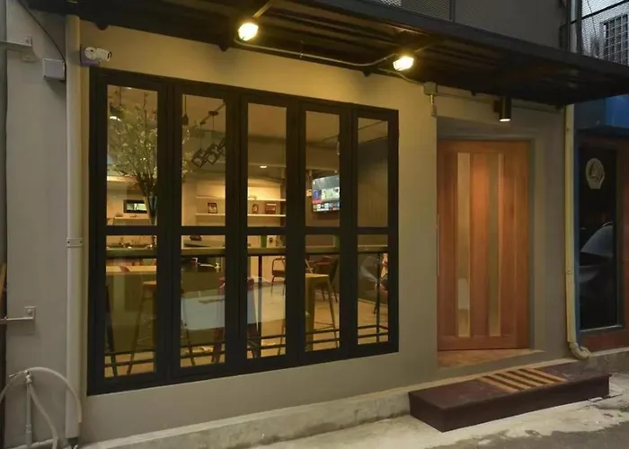 Bangkok Chat Box Hostel