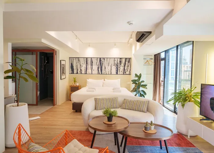 Zayn Phrom Phong Hotel - Near Skytrain Phrom Phong Station