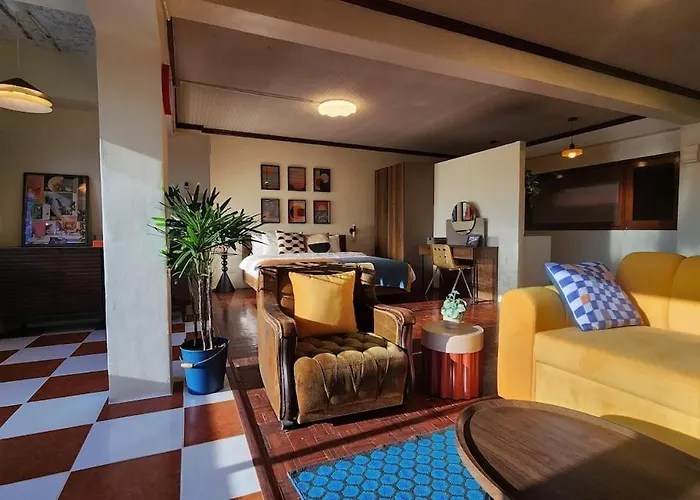 Best River View, Retro Vibe Studio Apartment - Bangkok Old Town