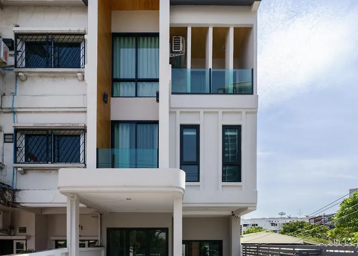 Cozy Spacious 4Br Villa, 12Pax, 200M Bts Phrakhanong, 10Min Thonglo, Fast 500Mbps Wifi