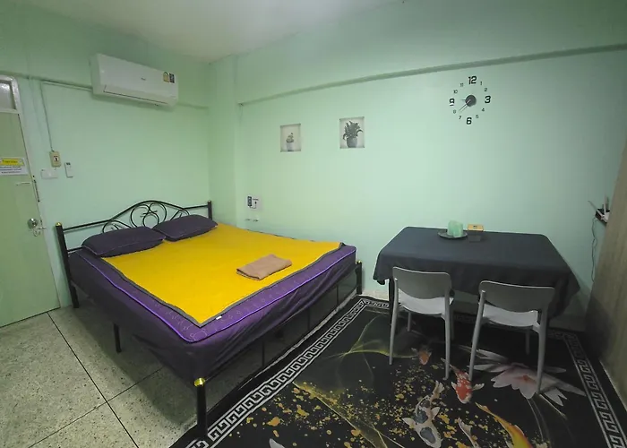 104 Spacious Studio With Private Kitchen Near Skytrain