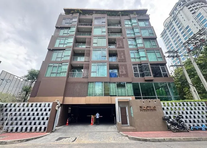 Central Living Ploenchit