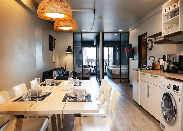New Bangkok Centre-2 Bedrooms Netflix 31 Floor