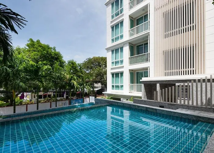 Ekkamai Apartment