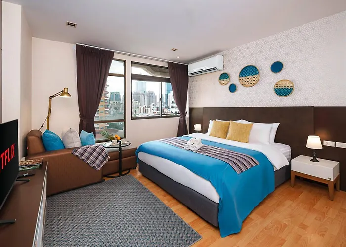 King Suite With Kitchen-Short Walk To Park,Bts,Mall