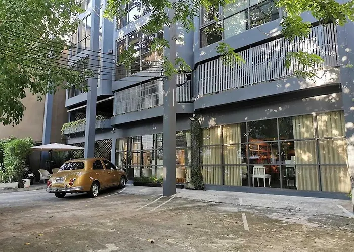 Dancenter The Spades Hostel