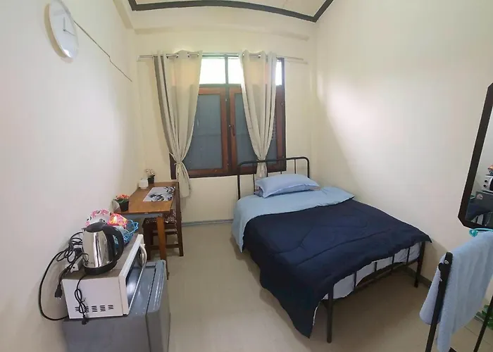 212 Cozy Room With Fan And Private Balcony