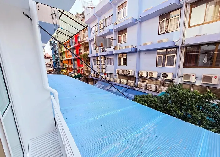 Crane Nest 5 Townhouses View With French Balcony