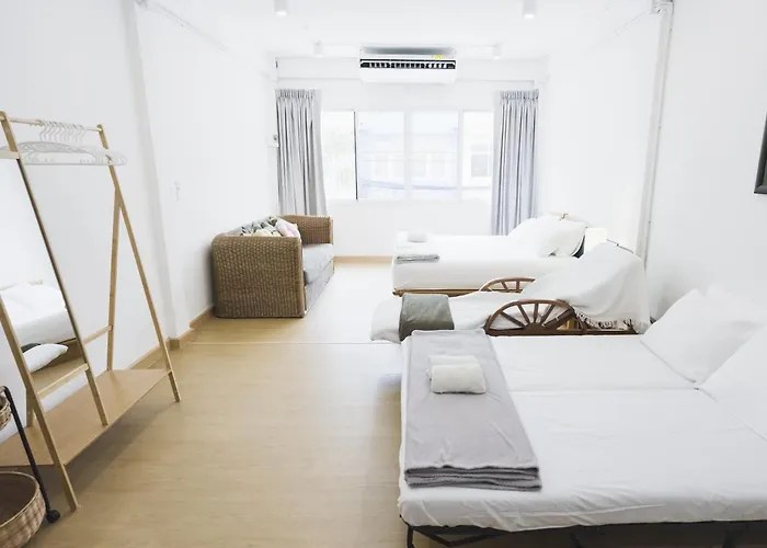 Nitichai Place, Private Sukhumvit Townhome 8Pax