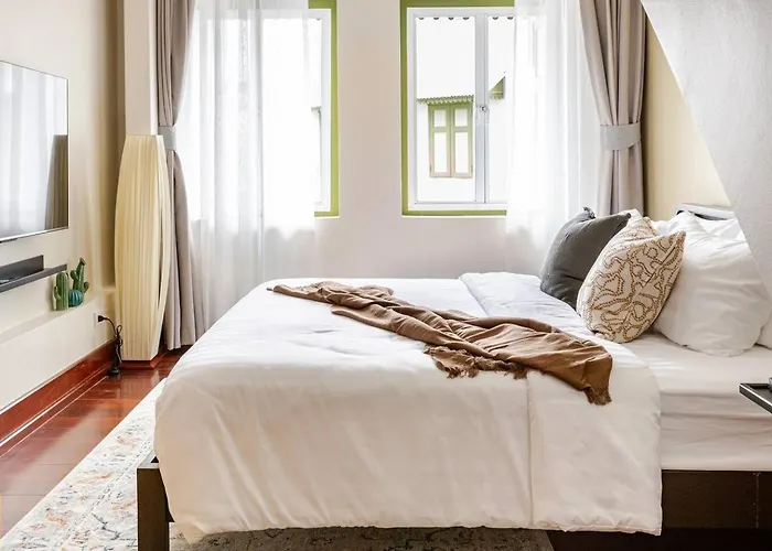 Nueng Rana 232 Corner View 1Br Duplex 3Beds / 2B