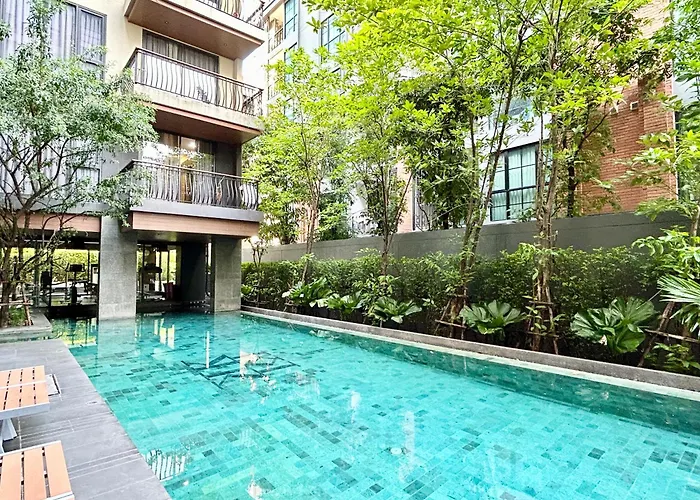 Langsuan Spacious One Bedroom
