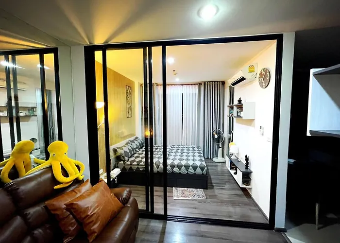 Octopus Suite On Highrise, Skytrain, Fast Wifi And Ac