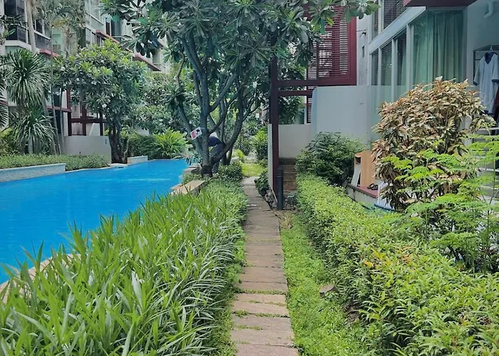 Condo With Pool View & Great Amenities Bangkok
