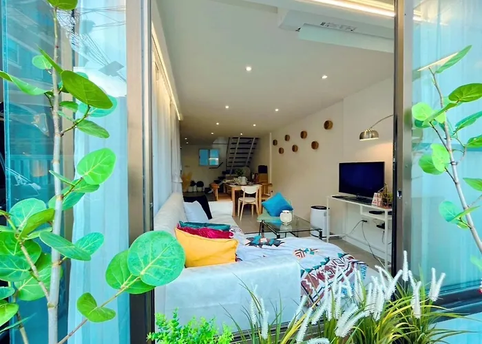 Mrt-Accessible & Delightful Family Hub!
