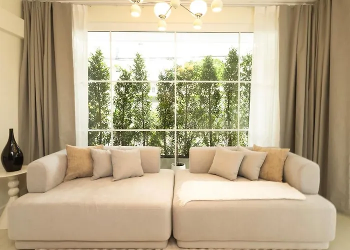3 Bedrooms For 5 Guests In The Heart Of Sathorn