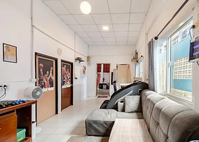 Muaythai Homestay Near Bts Bangwa & Muaythai Training