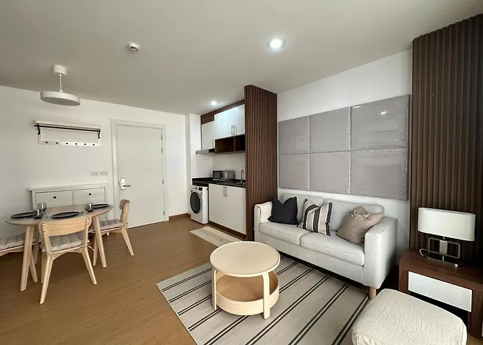 6Th Avenue Sukhumvit Bkk Two Bedrooms Bts Asok Nana Mrt Sukhumvit