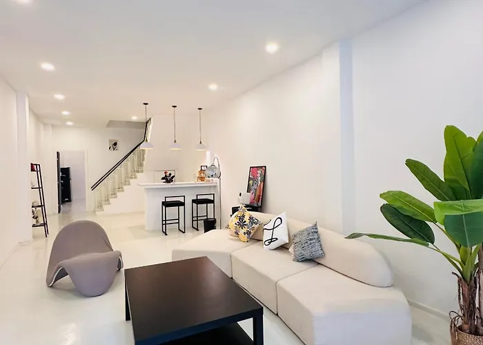Fivehouse Silom2 Soi11 City Heart Silom Bts 7Min