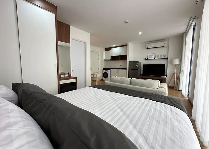 6Th Avenue Sukhumvit Bkk 403 Bts Asoke Nana Mrt Sukhumvit