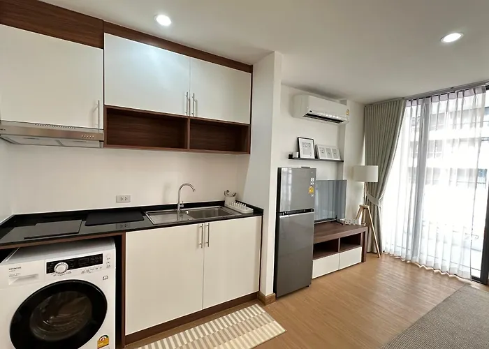 6Th Avenue Sukhumvit Bkk 403 Bts Asoke Nana Mrt Sukhumvit