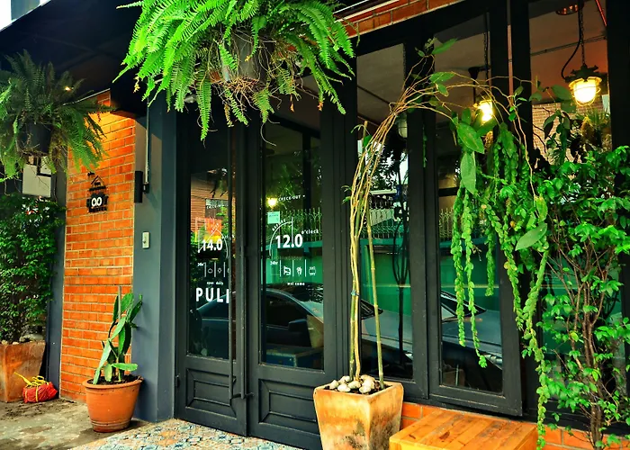 Hoot Hostel & Ratchada