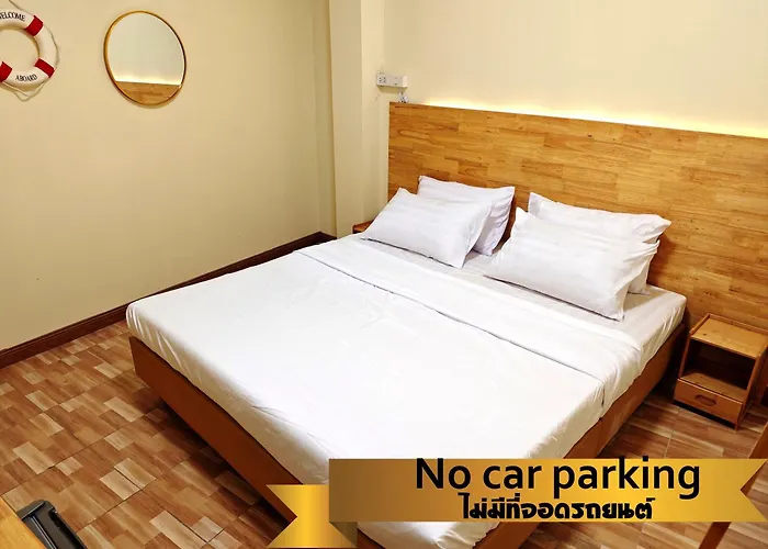 Latitude 13 Room & Breakfast