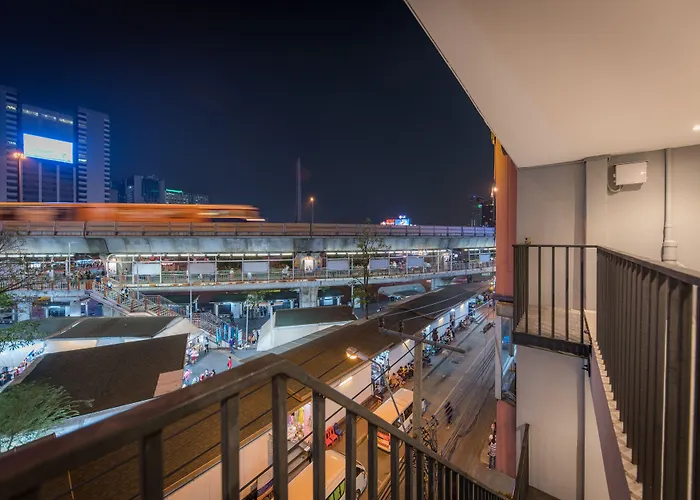 Yello Rooms Hotel Victory Monument
