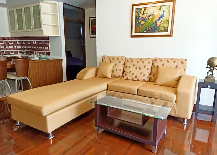 Le Vanvarothai Saladaeng Residence