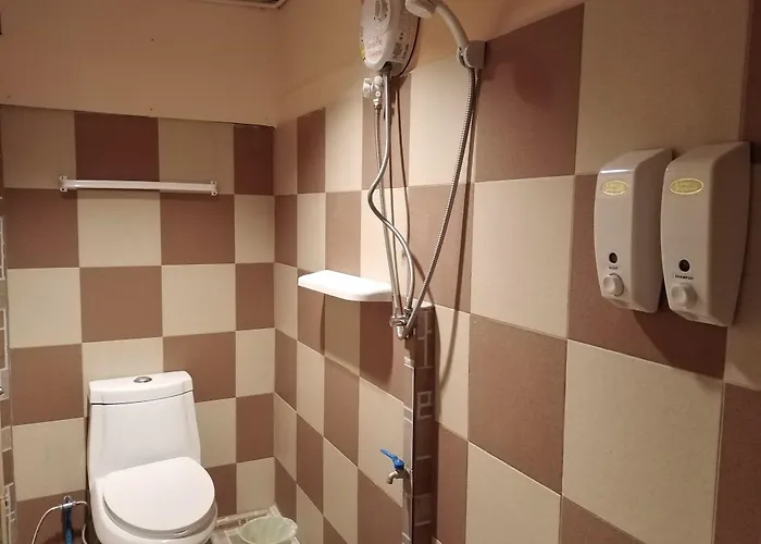 14 Plus 1 Hotel