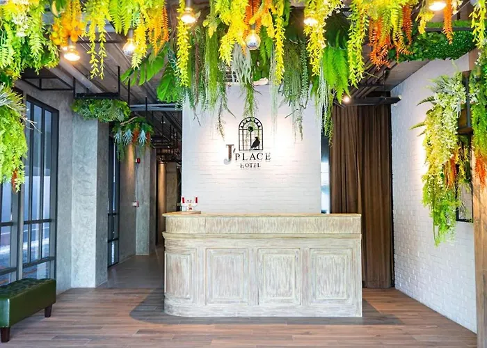 J Place Hotel