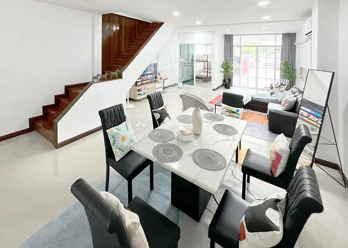 Miq Hk611 Huai Khwang 4Br Jodd Fair