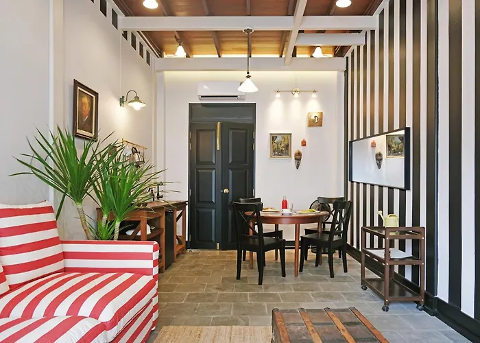 Stylist Siamese Design House Steps To Chinatown - Self Check In
